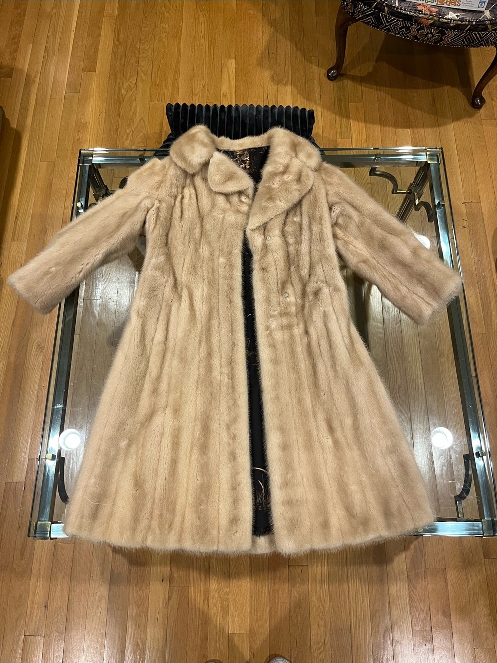 Women's Beige Mink Coat - Timeless Luxurious Outerwear